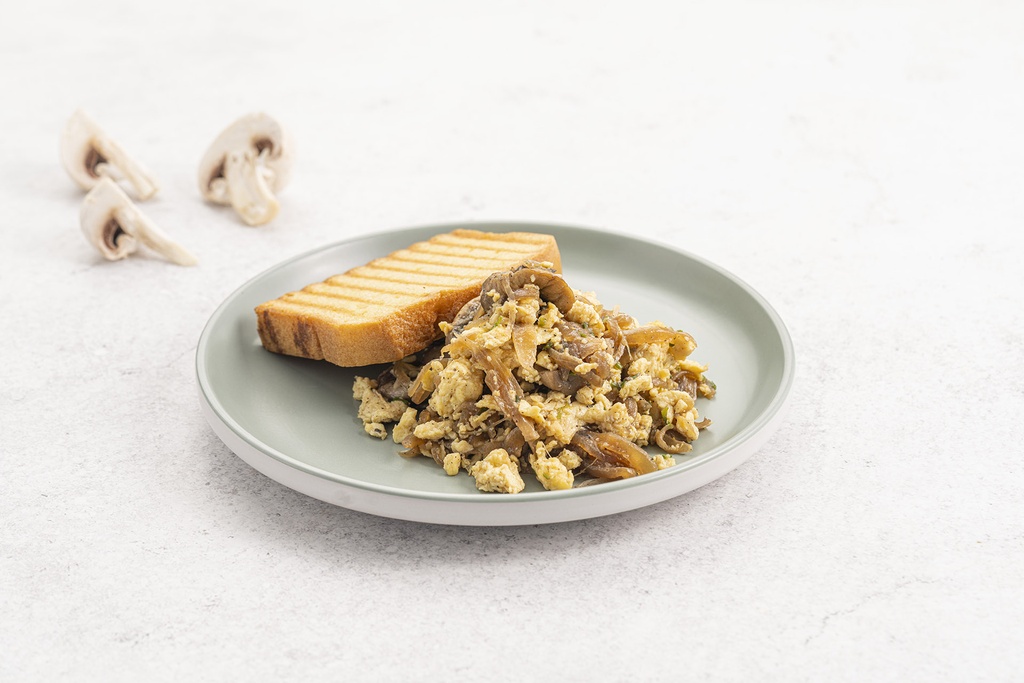 Scrambled eggs with Caramelized onions & Mushroom