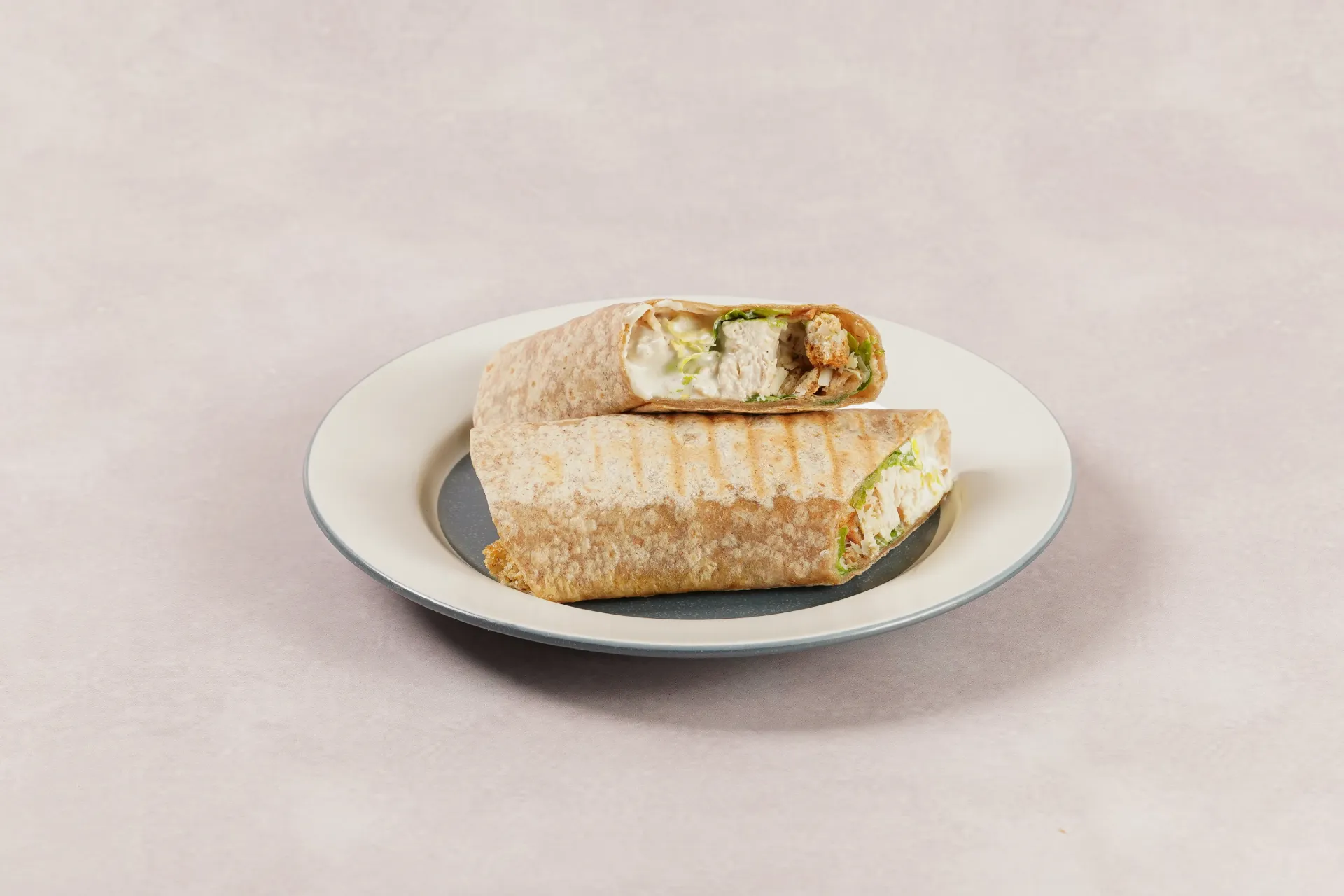 Caesar chicken wrap (H)